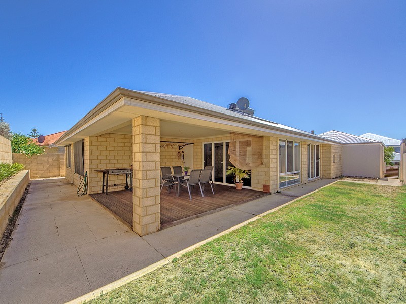 14 Endeavour Circle, Wannanup WA 6210