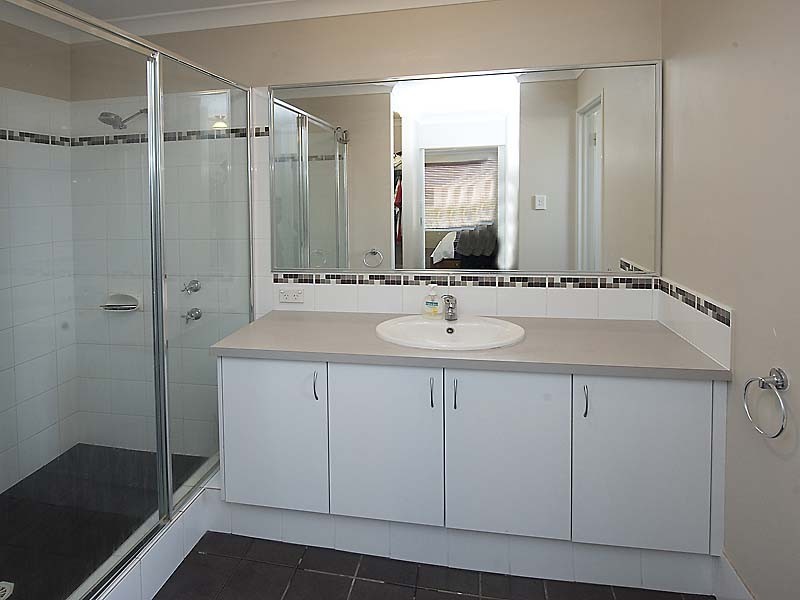 15 Scarab Crt, Halls Head WA 6210