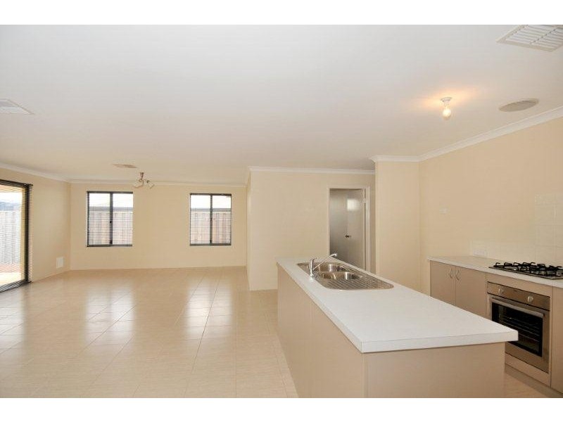 32 Carissa Turn, Halls Head WA 6210