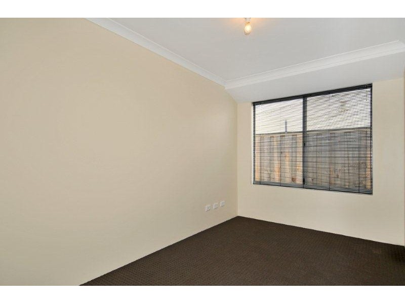 32 Carissa Turn, Halls Head WA 6210
