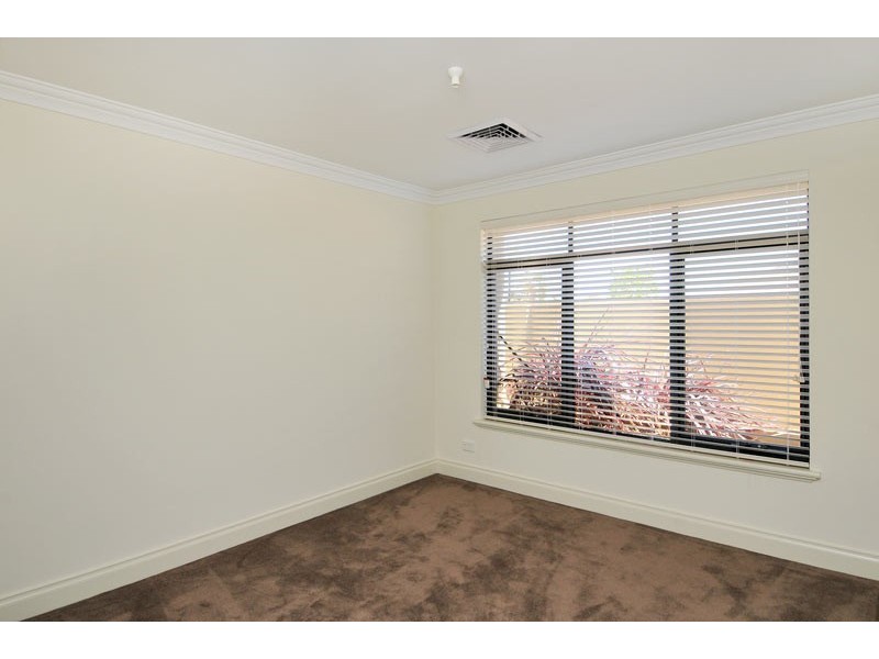 1 Gael Place, Dudley Park WA 6210