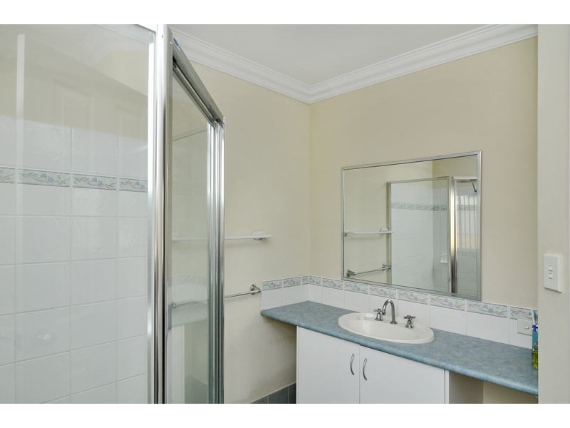 12 Quandong Pkwy, Halls Head WA 6210
