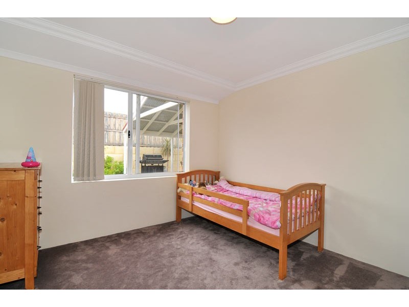 12 Quandong Pkwy, Halls Head WA 6210