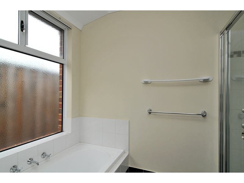 12 Quandong Pkwy, Halls Head WA 6210