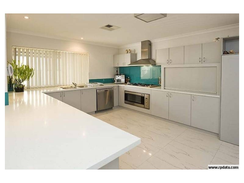 8 Turtles Bend, Secret Harbour WA 6173