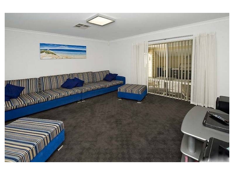 8 Turtles Bend, Secret Harbour WA 6173