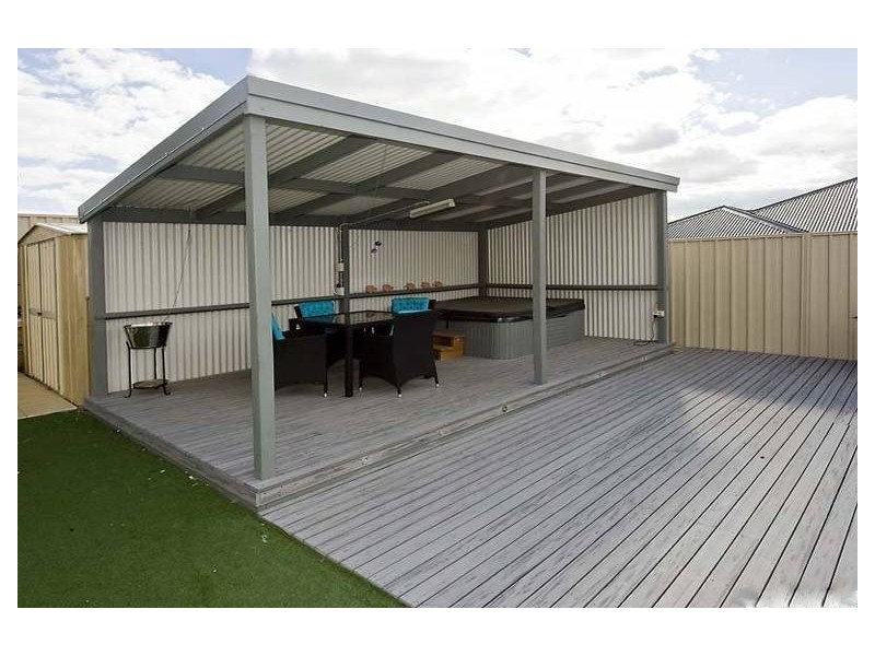 8 Turtles Bend, Secret Harbour WA 6173