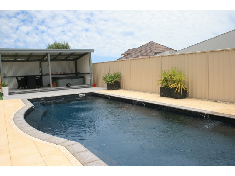 8 Turtles Bend, Secret Harbour WA 6173