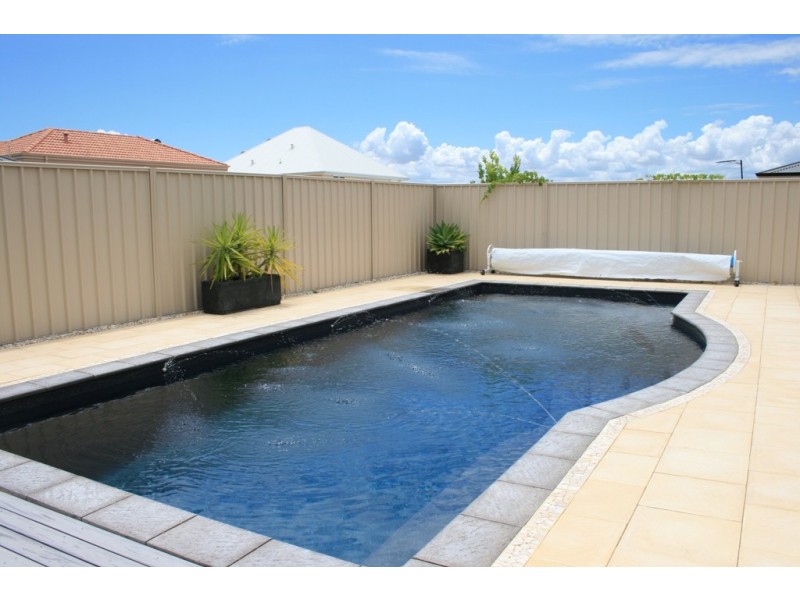 8 Turtles Bend, Secret Harbour WA 6173