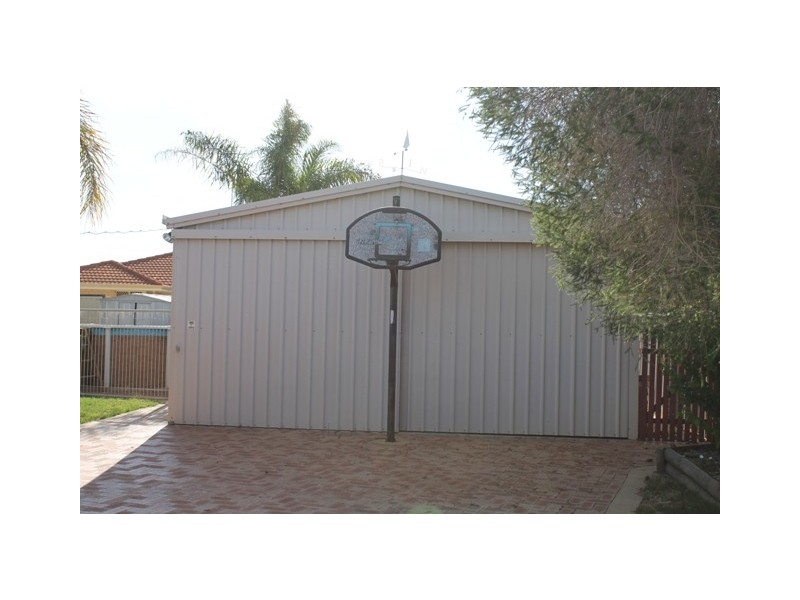 8 Wardell Loop, Dudley Park WA 6210