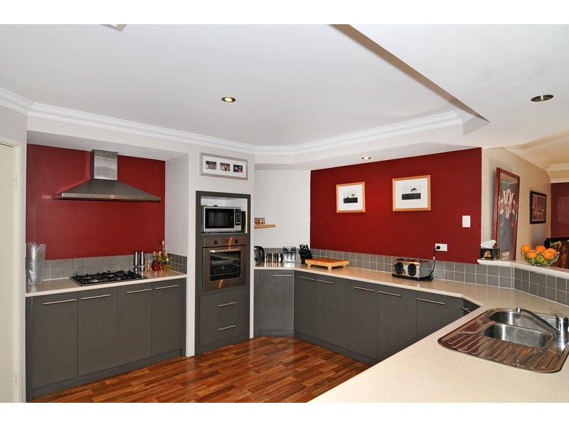 13 Carissa Turn, Halls Head WA 6210