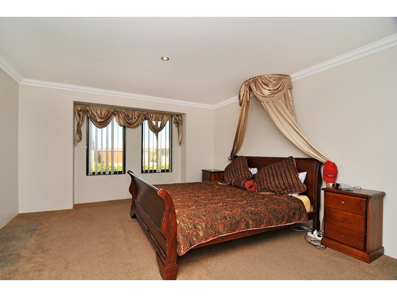 13 Carissa Turn, Halls Head WA 6210