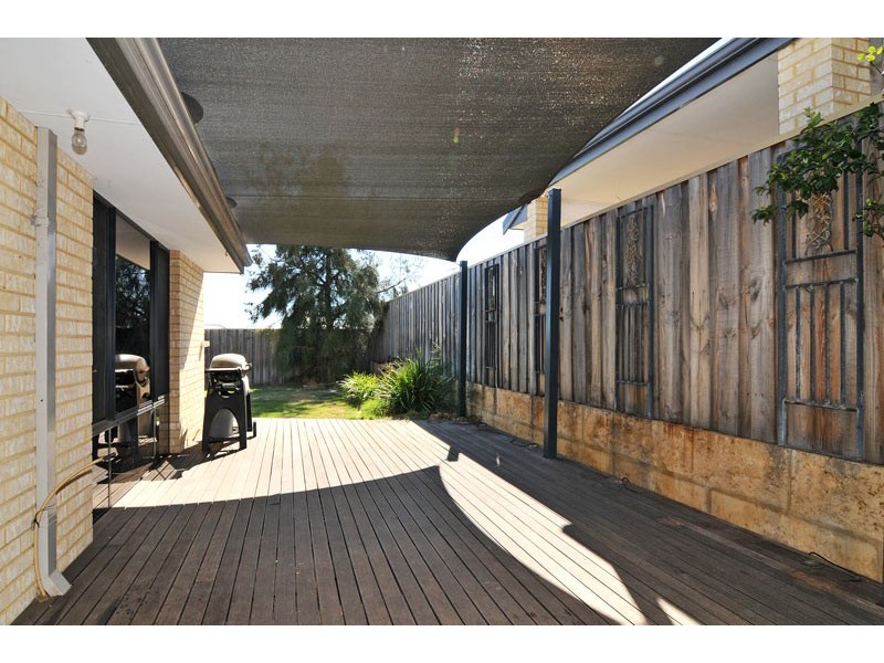 13 Carissa Turn, Halls Head WA 6210