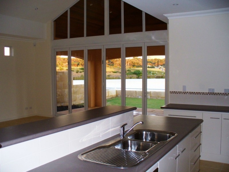 8 Lakeway Retreat, Dawesville WA 6211