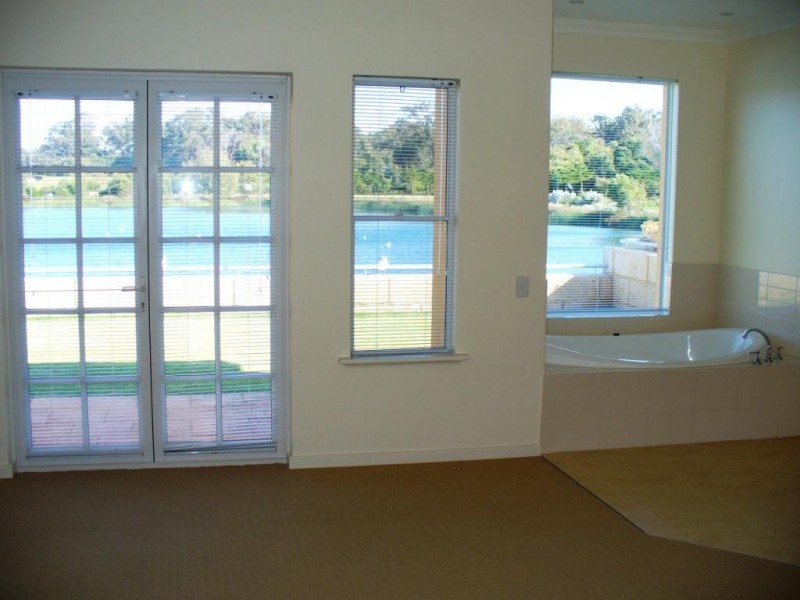 8 Lakeway Retreat, Dawesville WA 6211