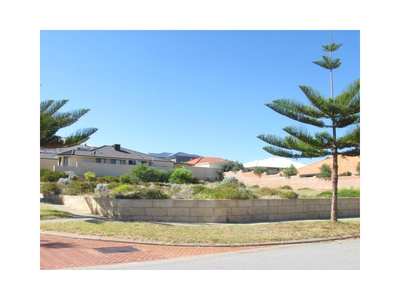 27 BATAVIA AVENUE, Wannanup WA 6210