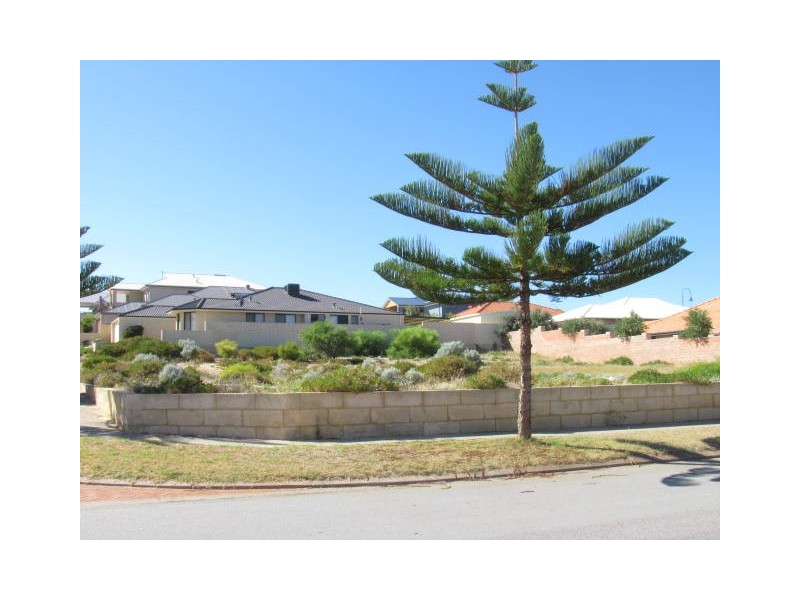 27 BATAVIA AVENUE, Wannanup WA 6210