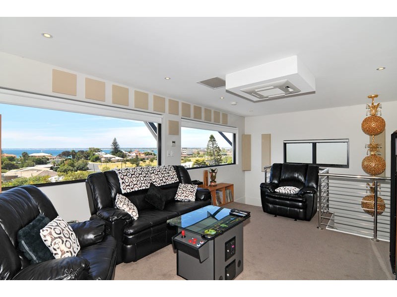 7/24 Oversby Street, Halls Head WA 6210