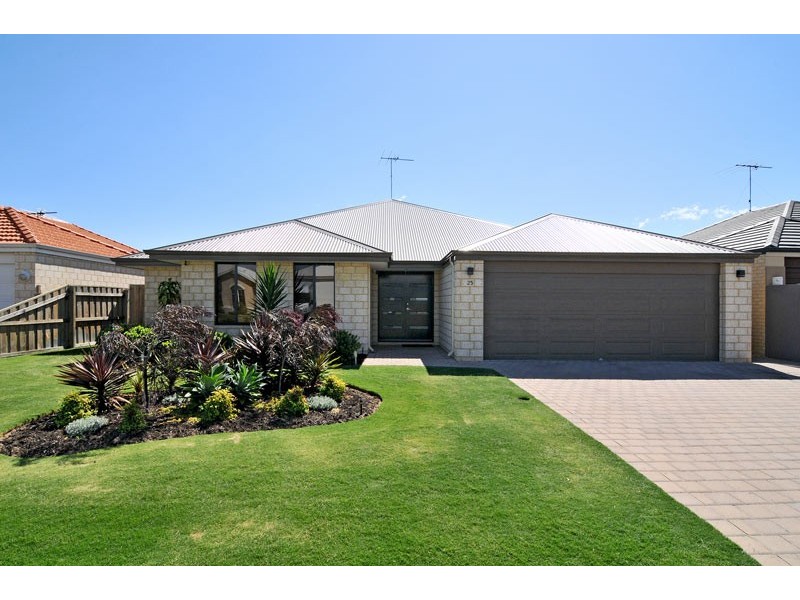 25 Tectona Way, Halls Head WA 6210