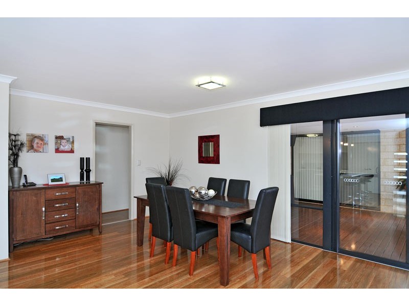 25 Tectona Way, Halls Head WA 6210