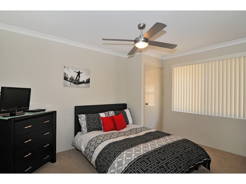 25 Tectona Way, Halls Head WA 6210