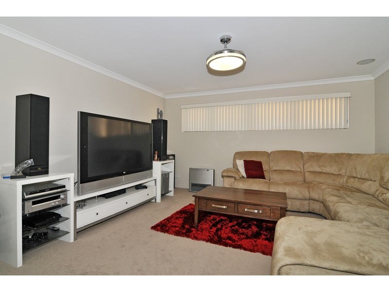25 Tectona Way, Halls Head WA 6210