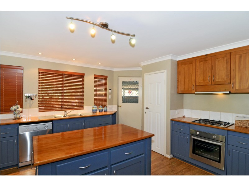 6 Ferndown Retreat, Meadow Springs WA 6210