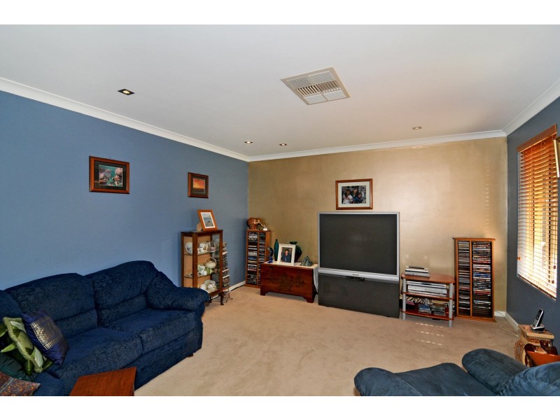 6 Ferndown Retreat, Meadow Springs WA 6210