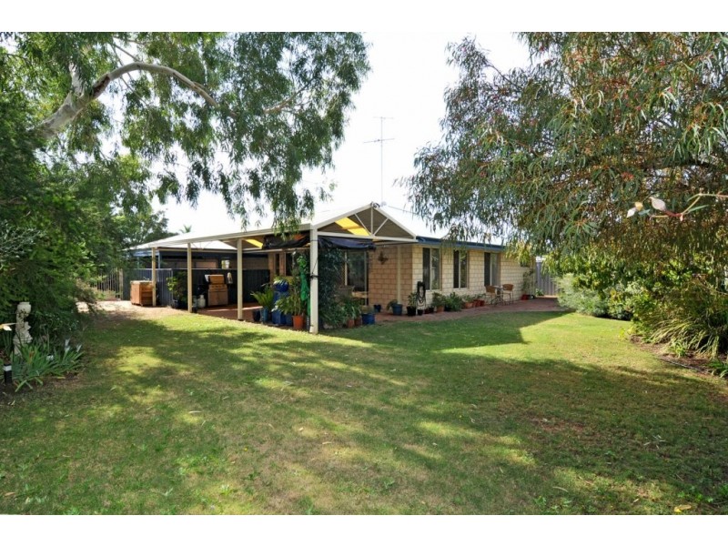 6 Ferndown Retreat, Meadow Springs WA 6210