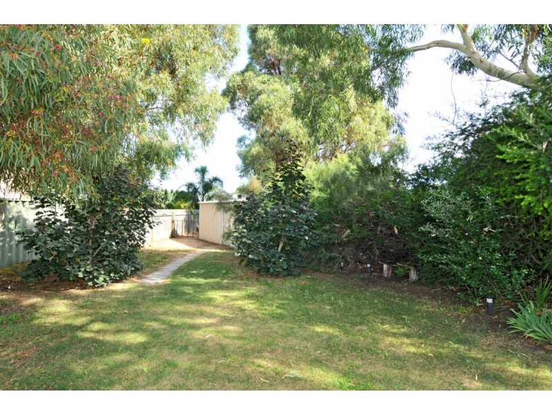 6 Ferndown Retreat, Meadow Springs WA 6210