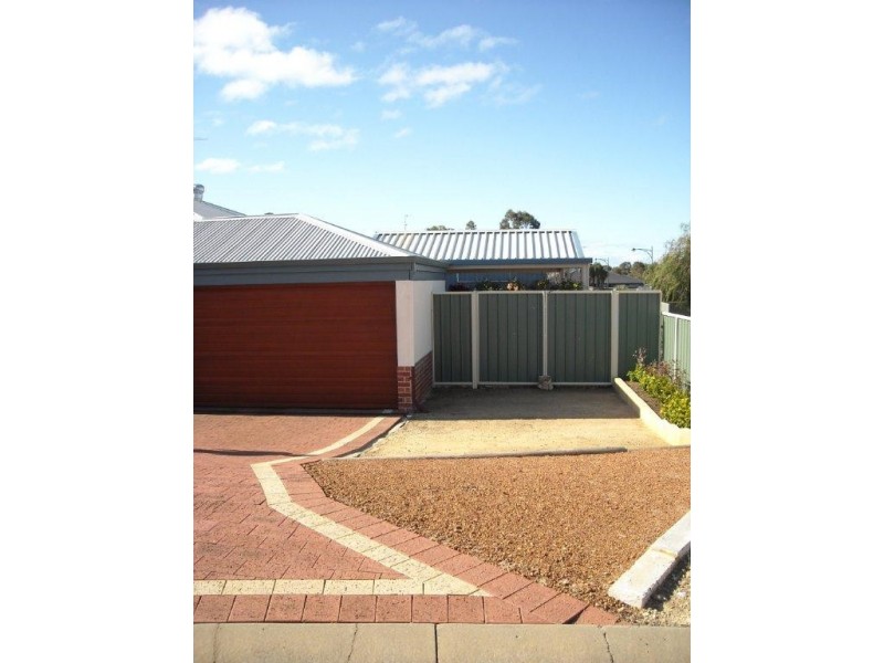 2 Peppertree Close, Wannanup WA 6210