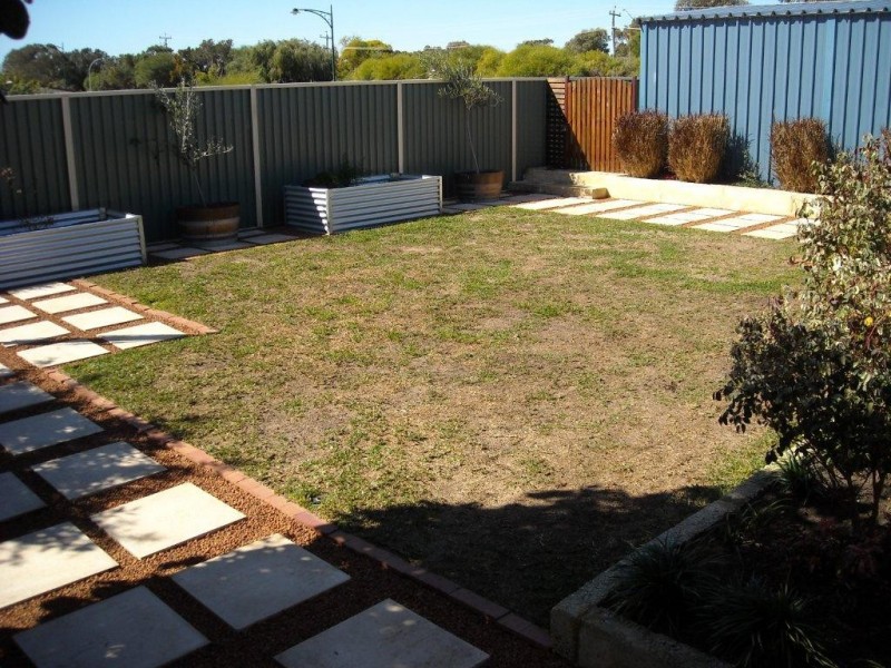 2 Peppertree Close, Wannanup WA 6210