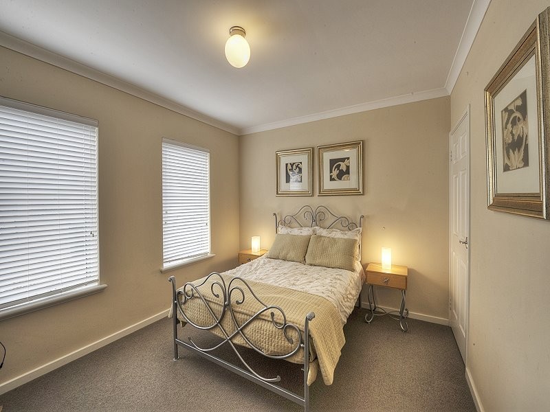 7 Pacifica Way, Dudley Park WA 6210