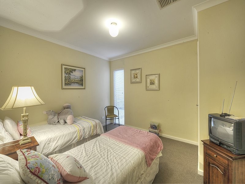 7 Pacifica Way, Dudley Park WA 6210