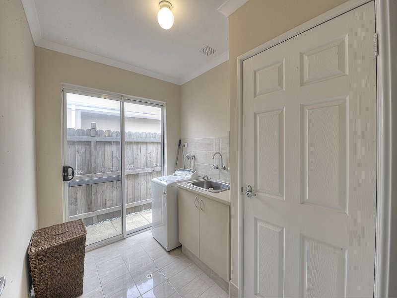 7 Pacifica Way, Dudley Park WA 6210