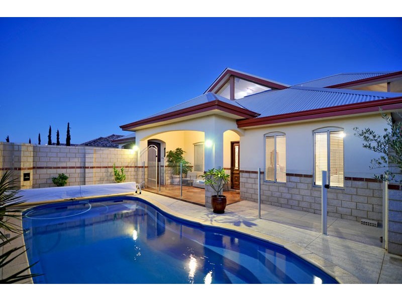 4 Lakeway Retreat, Dawesville WA 6211