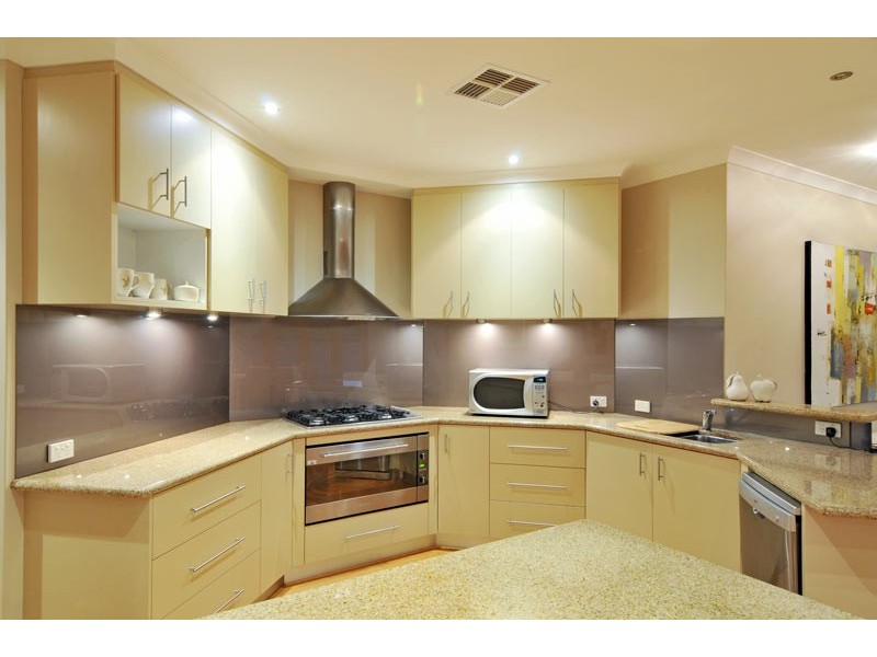 4 Lakeway Retreat, Dawesville WA 6211