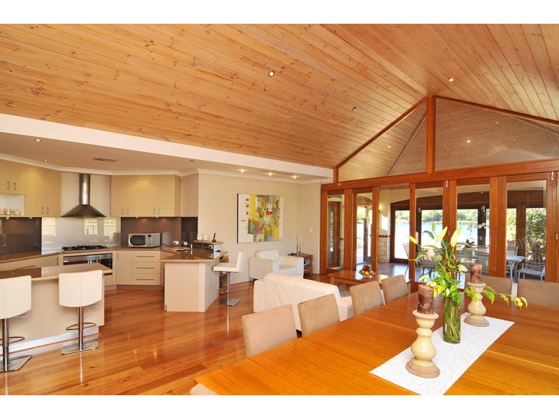 4 Lakeway Retreat, Dawesville WA 6211