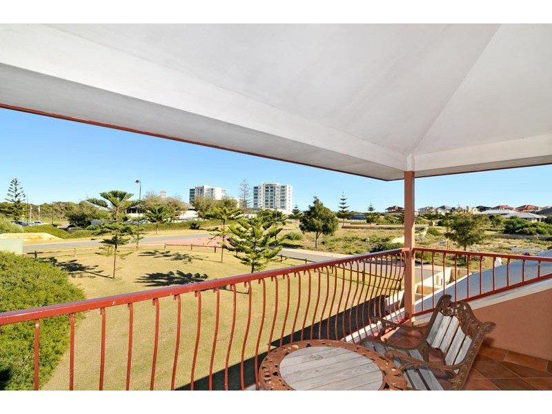 4 Lakeway Retreat, Dawesville WA 6211