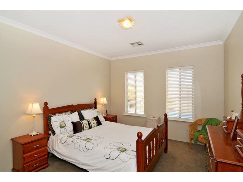 4 Lakeway Retreat, Dawesville WA 6211