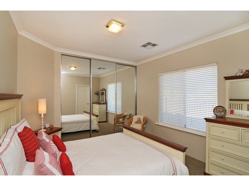 4 Lakeway Retreat, Dawesville WA 6211