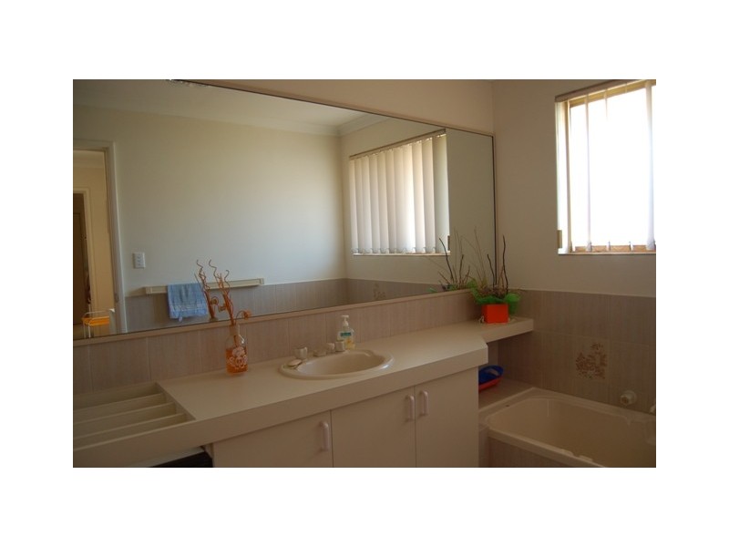 10 Leveque Loop, San Remo WA 6210