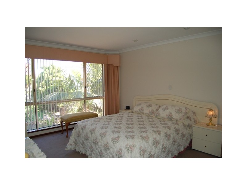10 Leveque Loop, San Remo WA 6210