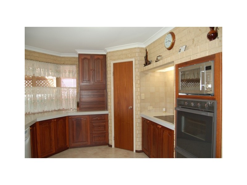 10 Leveque Loop, San Remo WA 6210