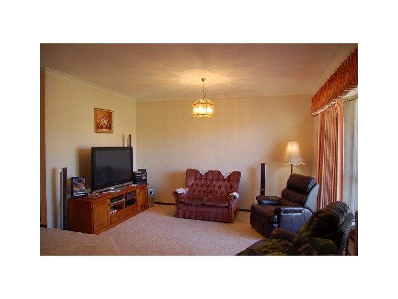 10 Leveque Loop, San Remo WA 6210