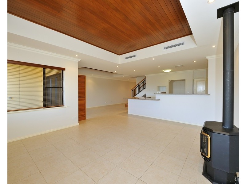 1/10 Winjan Place, Dudley Park WA 6210