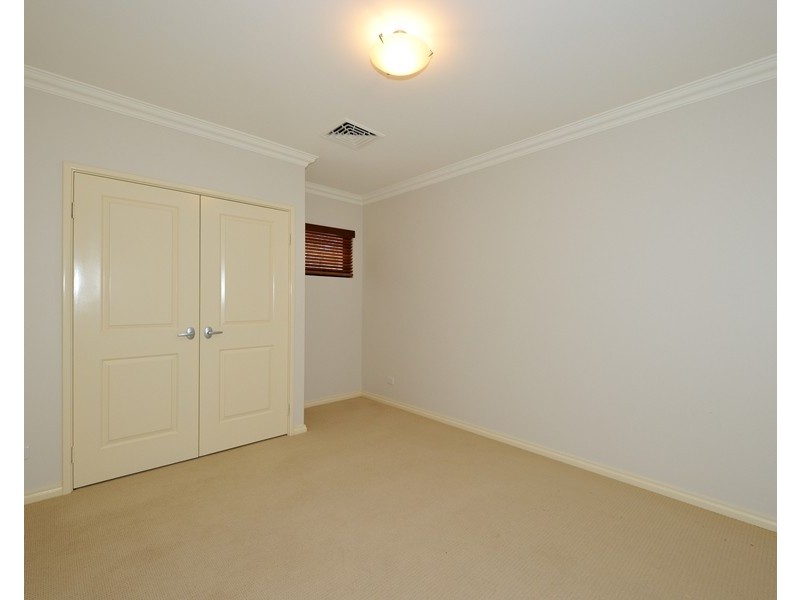 1/10 Winjan Place, Dudley Park WA 6210