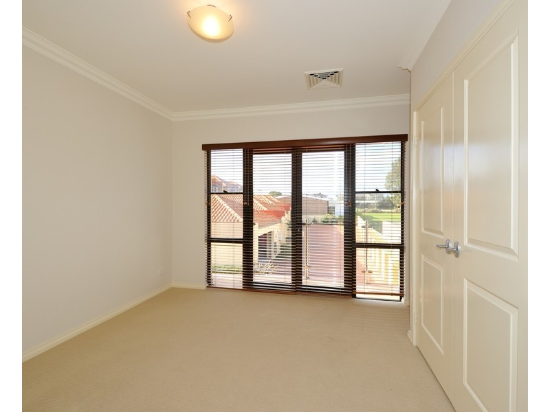 1/10 Winjan Place, Dudley Park WA 6210