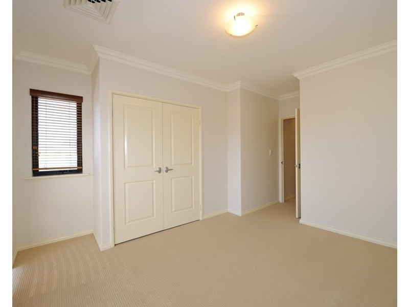 1/10 Winjan Place, Dudley Park WA 6210