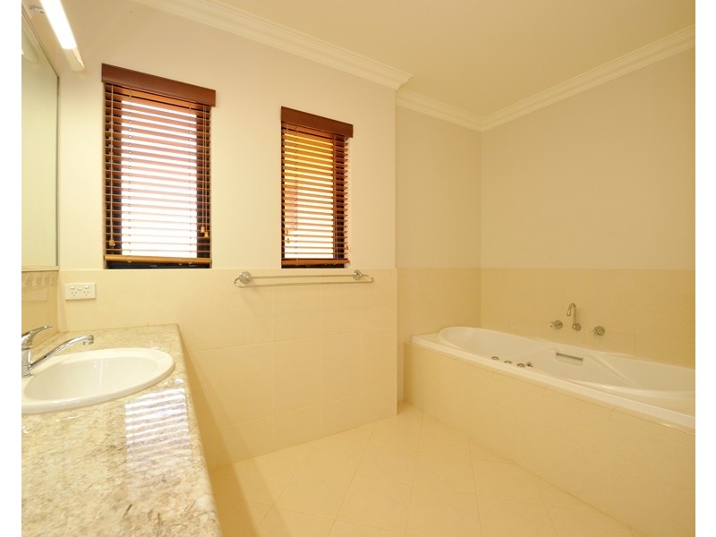 1/10 Winjan Place, Dudley Park WA 6210